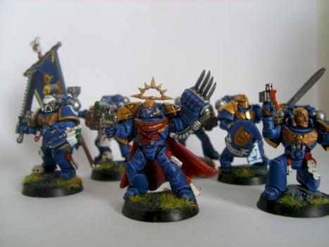 Ultramarines Command Squad with Captain by chivas