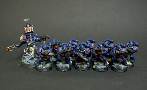 Crimson Fist Sternguard Squad with Librarian by Stiff Neck Studio