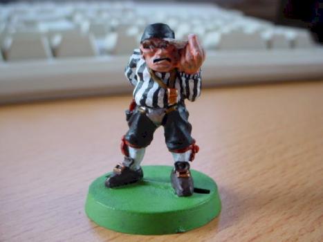 blood bowl referee by Bengges