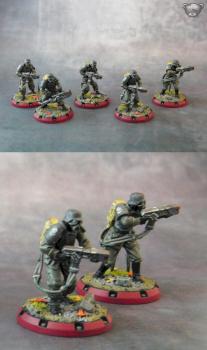 Dust Tactics-Axis-Laser Grenadiers by Cybaer