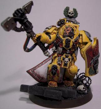 Imperial Fists Captain Lysander conversion by BobaHat