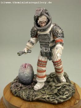 Andrea's 54mm Alien Astronaut by Brushguy