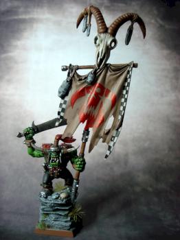 Orc great banner bearer by Gwendal