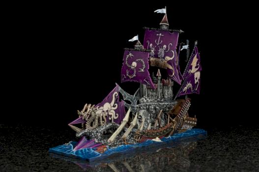 Dreadfleet - Bloody Reaver by griffongames