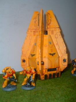 drop pod en carton imperial fist by troll feuillus