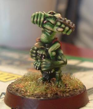 Snifl & Snot (Snotling BloodBowl players) by Squiggoth