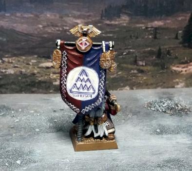 Clan Angrund Dwarf Battle Standard Bearer by Dethos