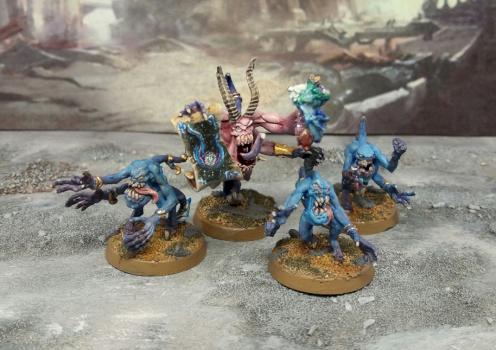 Tzeentch Iridescent Horror and Blue Horrors by Dethos