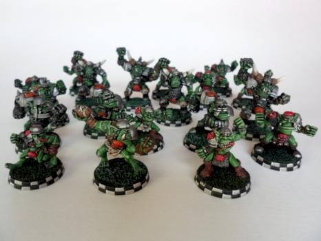 Blood Bowl Orcs by Kenndogg