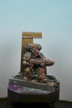 Nurgle Plague Marine with plasma gun by Thomas PARSONS