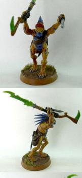 Kroot Shaper with Power Weapon (conversion) again by paleotaur