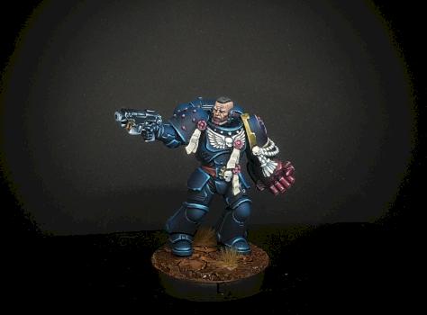 Crimson Fists Lieutenant conversion by risk0