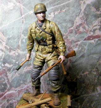 German paratrooper 1/16 by Omegaprime