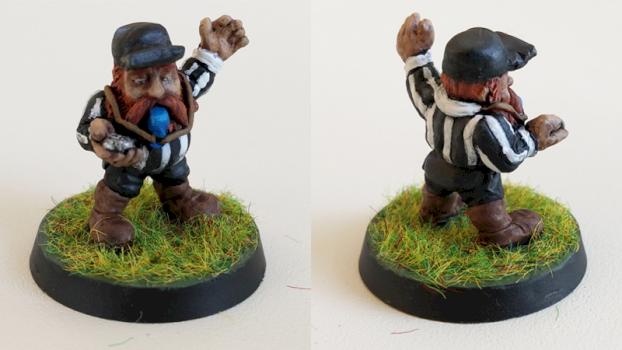 Dwarf Referee for Blood Bowl by mouszeman