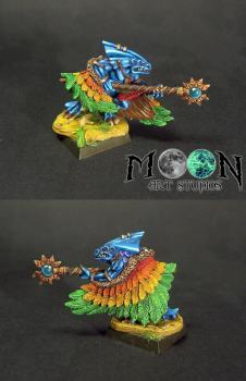 Lizardmen Skink Priest with Feathered Cloak by Bizon