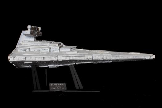 Star Destroyer - ERTL - 1:4105 - Star Wars Episode IV by Vrykolakasbr