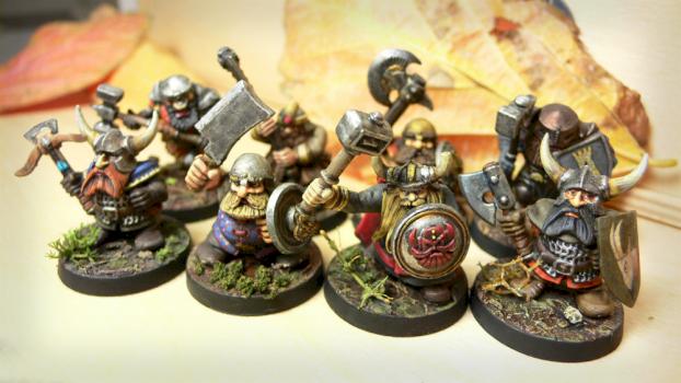 Dwarfs from Citadel, Warhammer and Mantic Games by zoltar