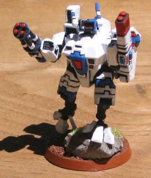 jumping TAU crisis battlesuit by geekylad