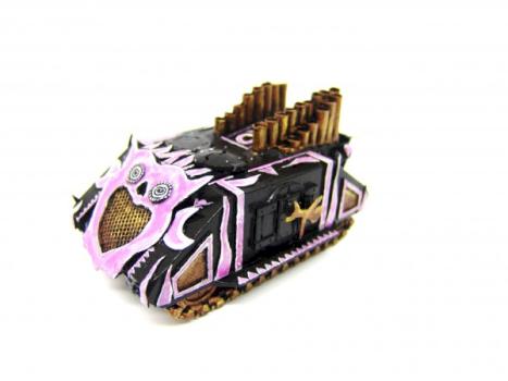 Chaos Slaanesh Rhino mit Warpverstärker by KINGKILL