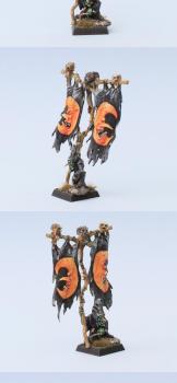 Night Goblin Boss Battle Standard Bearer by lono