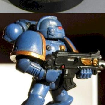 First mini - Space Marine (Ultramarines Chapter) 2nd views by Witzkatz