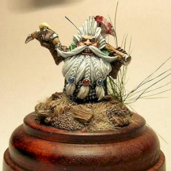 LE White Dwarf on display base by wereweevil