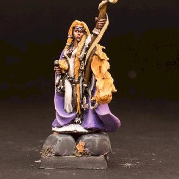 Bretonnian Sorceress by Miniaturelife