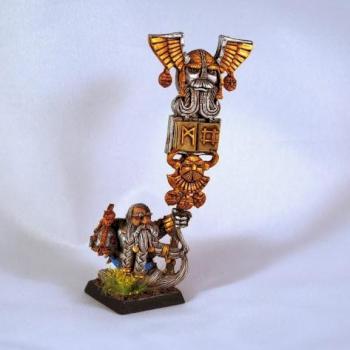 Dwarf Battle Standard Bearer by Azgaroth