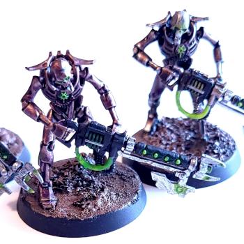 3 Necron warriors by parvusmachina