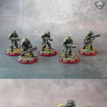 Dust Tactics-Axis-Laser Grenadiers by Cybaer