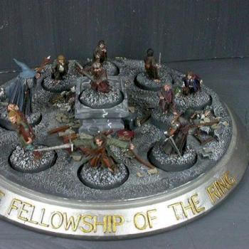 lord of the rings fellowship with base by darkrealm miniatures