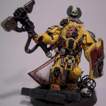 Imperial Fists Captain Lysander conversion by BobaHat