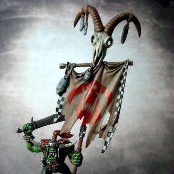 Orc great banner bearer by Gwendal