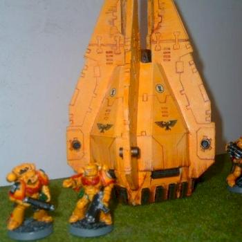 drop pod en carton imperial fist by troll feuillus