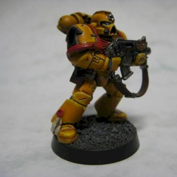 Imperial Fist Space Marine by pacmanman