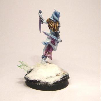 Une autre figurineStriking ice daemonette by shien