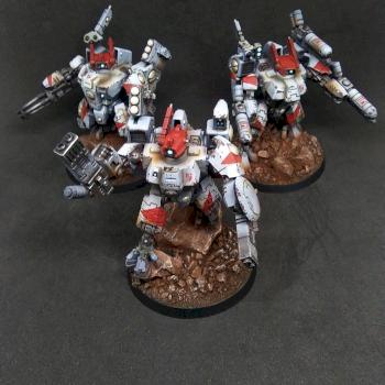 Tau XV8 Battlesuit team by highelf