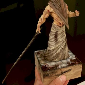 Pyramid head by artos studio