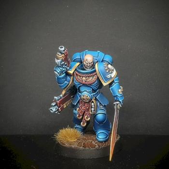 Ultramarines Primaris Lieutenant conversion by risk0