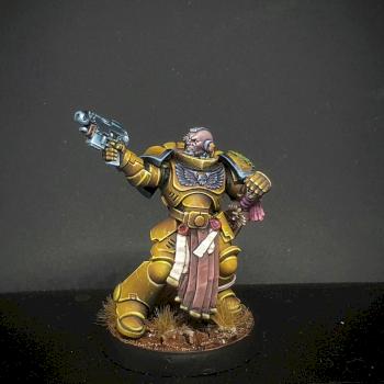 Imperial Fists Primaris Lieutenant conversion by risk0