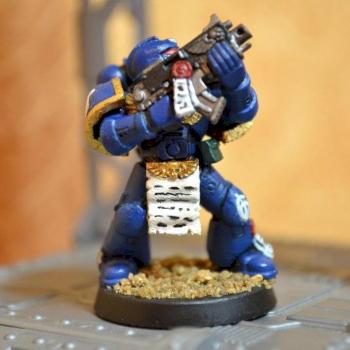 Space marine tactical squad trooper with boltgun. The Ultramarines chapter. by New Рыжик