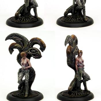 Leona Lobo - Kabuki Models Big Sisters Colonial Marine Aliens pin-up by KABUKI MODELS