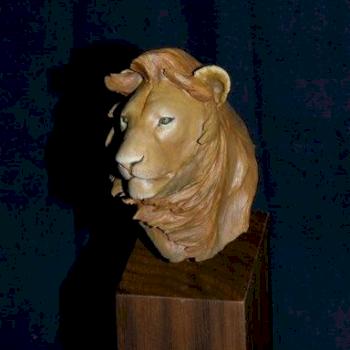 bust de lion by sylviefrancois