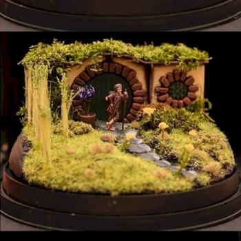 Bilbo Baggins and Bag End by Miniaturelife