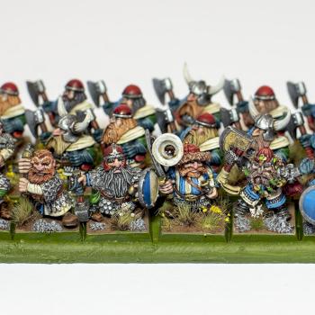 Dwarf Warriors by tomy